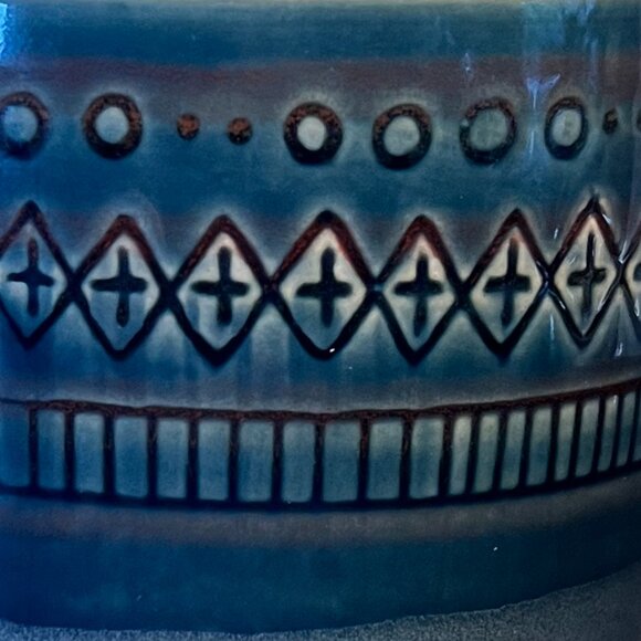 Threshold KINGSLAND Two-Toned Blue Stoneware Mug with Embossed Geometric Design - Picture 6 of 11